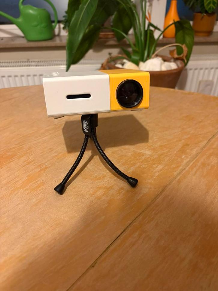 Mini beamer, TV, Hi-fi & Vidéo, Projecteurs vidéo, Comme neuf, Enlèvement