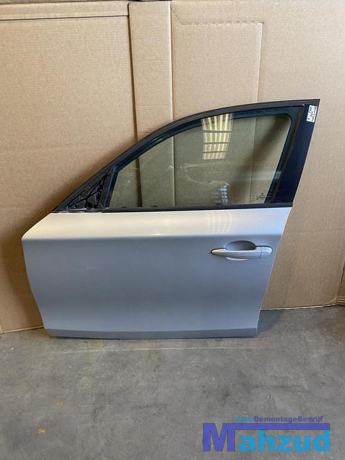 BMW 1 SERIE E87 Grijs 354/7 Deur portier LINKS voor, Auto-onderdelen, Carrosserie, Deur, BMW, Gebruikt, Ophalen
