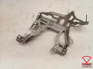 Mercedes C Klasse W205 Voorfront Steun Rechts A2056221600 beschikbaar voor biedingen