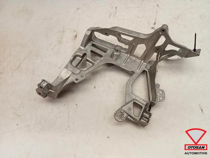 Mercedes C Klasse W205 Voorfront Steun Rechts A2056221600, Auto-onderdelen, Carrosserie, Mercedes-Benz, Rechts, Gebruikt