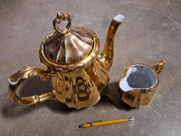 EYECATCHER! Porseleinen koffiepot + melkkannetje. Bladgoud! beschikbaar voor biedingen