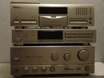 Champagnekleur stereo set Pioneer A-676 + PD-S702 + F-550RDS beschikbaar voor biedingen