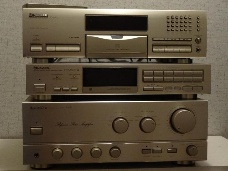 Champagnekleur stereo set Pioneer A-676 + PD-S702 + F-550RDS, Audio, Tv en Foto, Versterkers en Ontvangers, Zo goed als nieuw
