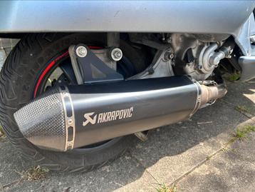 Akrapovic pour Vespa 300 HPE, Enlèvement