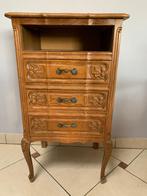 Petite commode ancienne, Enlèvement