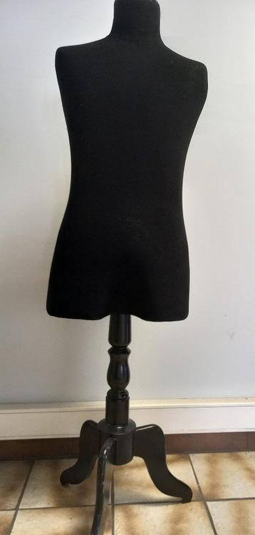Mannequins / bustes hommes beschikbaar voor biedingen