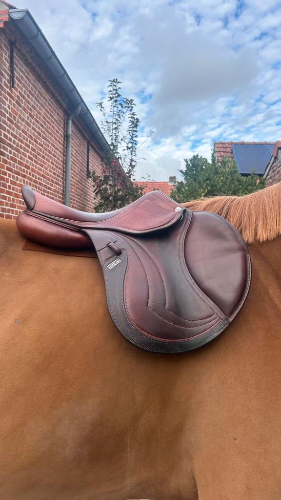 CWD 2gs springzadel te koop, Dieren en Toebehoren, Paarden en Pony's | Zadels, Zo goed als nieuw, Springen, Ophalen