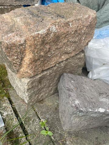 4 grote kasseien 30x13x13 GRATIS beschikbaar voor biedingen