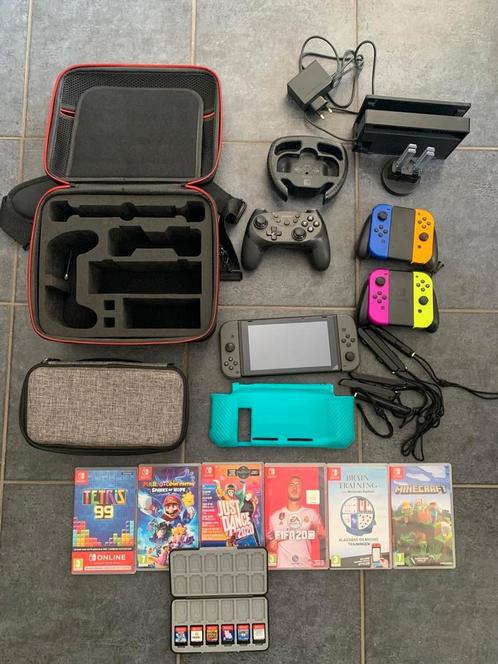 Nintendo switch met accessories, Games en Spelcomputers, Spelcomputers | Nintendo Switch, Zo goed als nieuw, Met 3 controllers of meer
