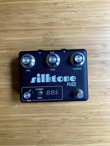 Silktone Fuzz, Enlèvement ou Envoi, Comme neuf, Distortion, Overdrive ou Fuzz