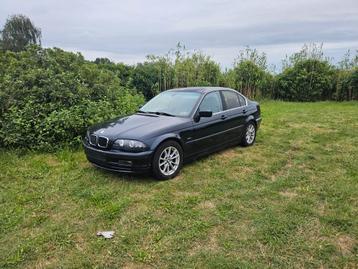 BMW316i benzine met airco cruise control camera beschikbaar voor biedingen