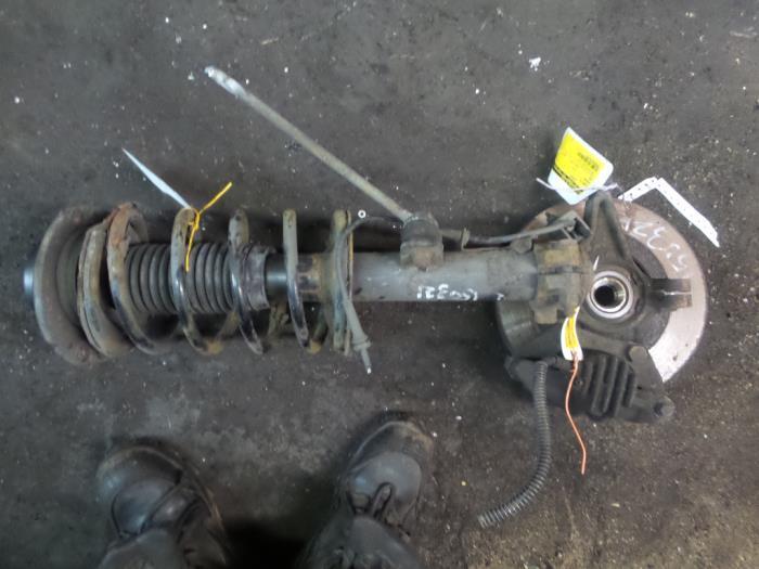 Barre amortisseur avant droit d'un Peugeot 206, Autos : Pièces & Accessoires, Suspension & Châssis, Peugeot, Utilisé, 3 mois de garantie