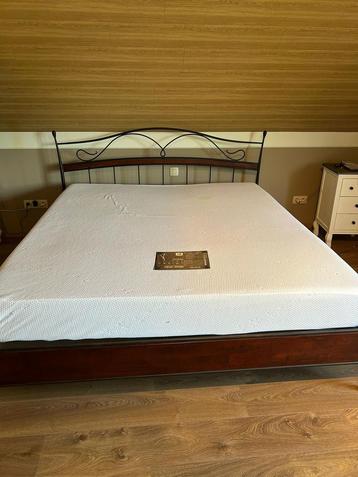 Matras voor 2 persoons bed beschikbaar voor biedingen