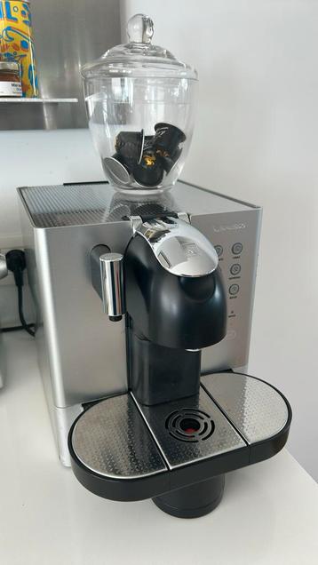 Delonghi Nespresso aparaat beschikbaar voor biedingen
