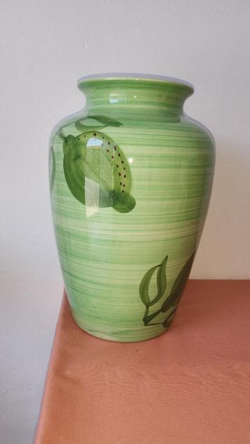 vase beschikbaar voor biedingen