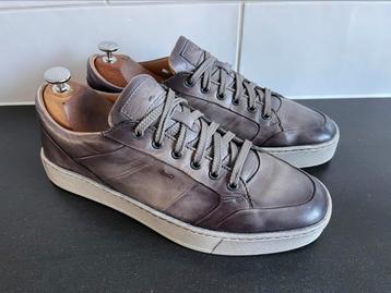 Santoni sneakers maat 8.5 / 42.5 disponible aux enchères