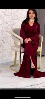 Caftan rouge/bordeau NEUF s/m, Robe de demoiselle d'honneur, Rouge, Neuf