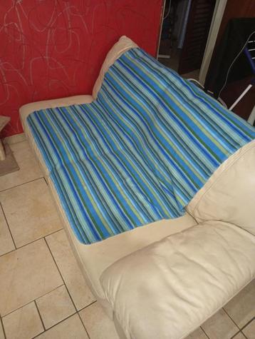 Grand divan en angle cuir à donner beschikbaar voor biedingen