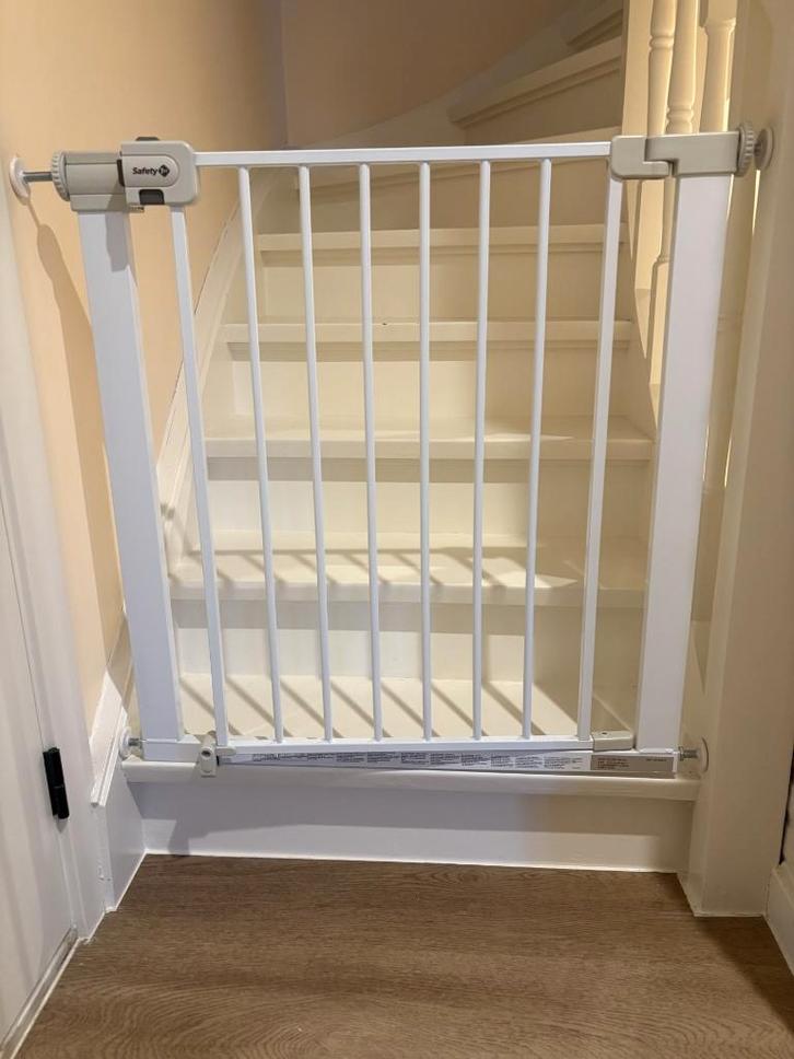 Traphekjes Safety 1st, Enfants & Bébés, Barrières, Comme neuf, Barrière de sécurité, Métal ou Fer, moins de 100 cm, Enlèvement