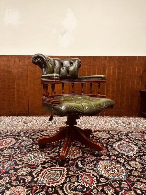 Engels Klassiek Chesterfield Bureaustoel, Antiek en Kunst, Antiek | Kantoor en Zakelijk, Ophalen of Verzenden