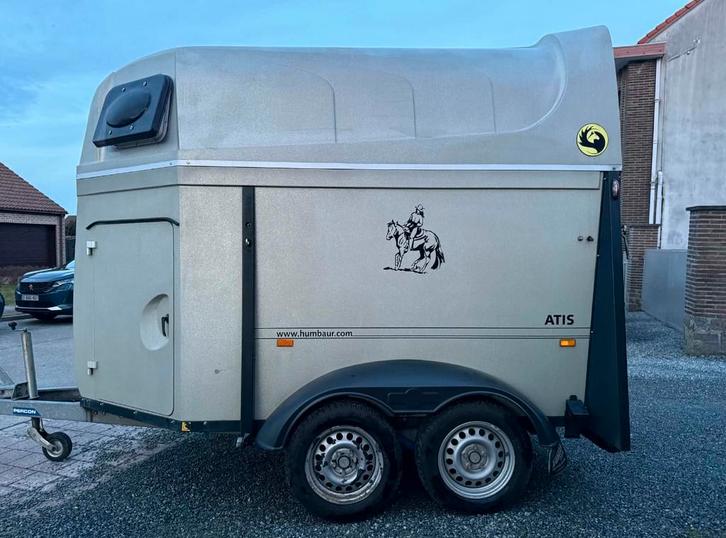 Humbaur atis zadelkamer alu bodem 2010, Dieren en Toebehoren, Paarden en Pony's | Trailers en Aanhangwagens, Gebruikt, 2-paards trailer
