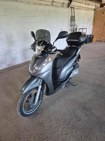 Scooter honda sh 300i beschikbaar voor biedingen