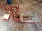 Antieke Rode Bascule Weegschaal + Set Gietijzeren Gewichten, Zakelijke goederen, Ophalen