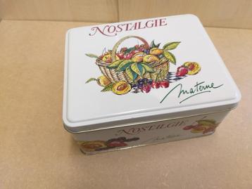 8 metalen dozen   beschikbaar voor biedingen