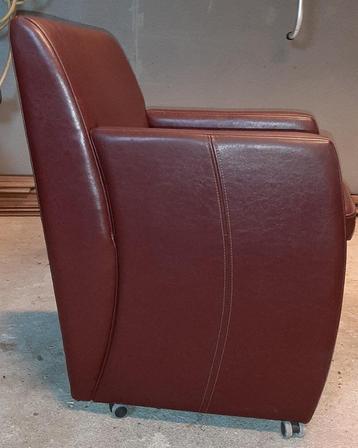 kamerstoelen beschikbaar voor biedingen