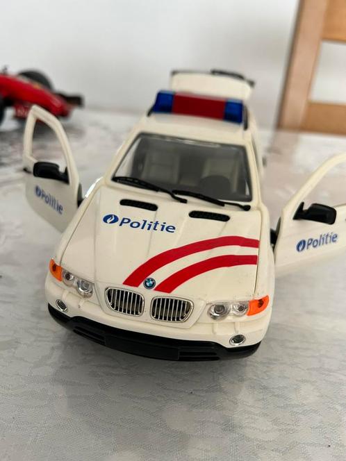 BMW X5 politievoertuig, Hobby en Vrije tijd, Modelauto's | 1:18, Gebruikt