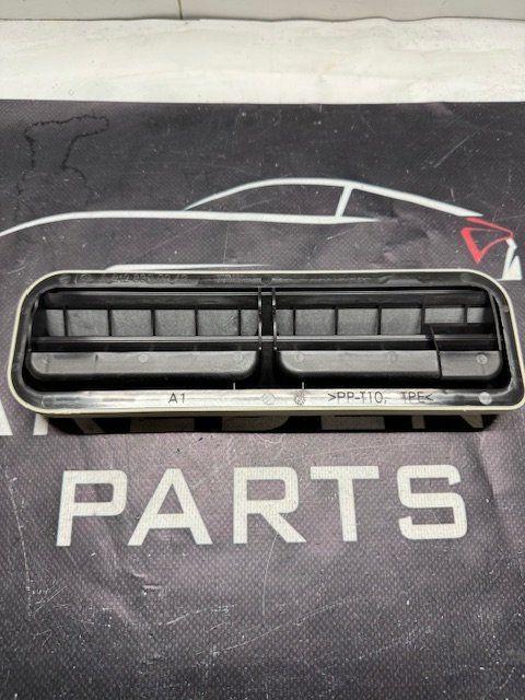 Mercedes C W204 E W212 CLS W218 Luchtrooster A2128300242, Auto-onderdelen, Carrosserie, Mercedes-Benz, Gebruikt, Ophalen of Verzenden