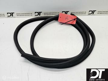 Deurrubber achter beide kanten BMW 5-serie E39 51727116405 beschikbaar voor biedingen