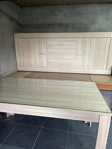 Moderne beige tafel met glas – in perfecte staat! beschikbaar voor biedingen