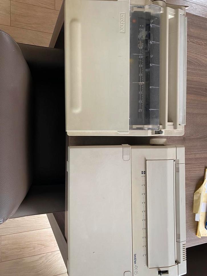 Twee electronische schrijfmachines, Diversen, Bureau-accessoires, Gebruikt, Ophalen
