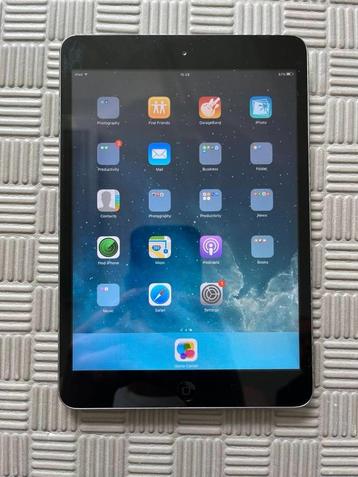 iPad Mini + kwaliteitsvolle Michael Kors houder (leer) beschikbaar voor biedingen