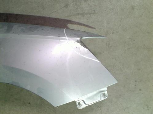 SPATBORD RECHTS VOOR Skoda Fabia III (NJ3) (01-2014/06-2021), Auto-onderdelen, Carrosserie, Spatbord, Skoda, Voor, Rechts, Gebruikt
