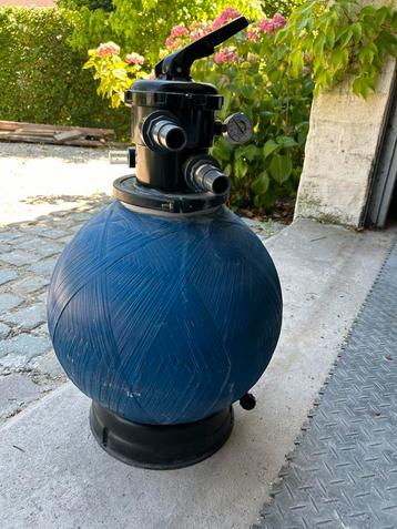 Zwembad zandfilter + pomp 205l/min + stofzuiger op steel beschikbaar voor biedingen