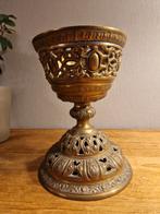 Oude messing mooi versierde kelk, Antiek en Kunst, Ophalen of Verzenden, Brons