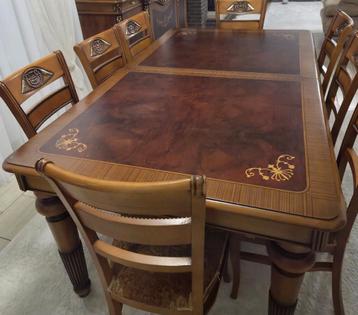 Eiken eettafel 8 personen beschikbaar voor biedingen