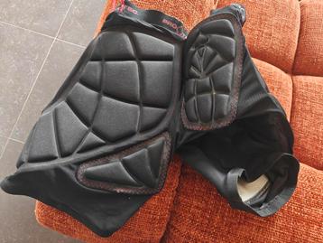 crash pants voor snowboarding enz te koop!!  beschikbaar voor biedingen