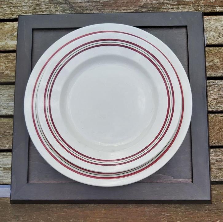 BOCH: 54 dessertborden en 20 platte borden, Antiek en Kunst, Antiek | Servies los, Ophalen