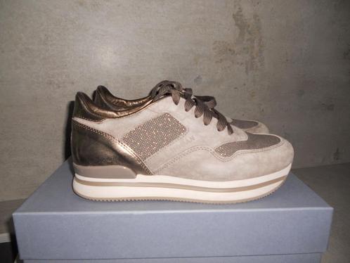 Sneakers Hogan maat 37,5, Kleding | Dames, Schoenen, Zo goed als nieuw, Sneakers, Ophalen of Verzenden