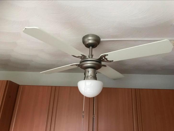 Te koop goed werkende plafond ventilator met verlichting, Huis en Inrichting, Lampen | Plafondlampen, Ophalen of Verzenden