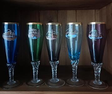 Vintage Murano Venezia gekleurde champagnefluiten  beschikbaar voor biedingen