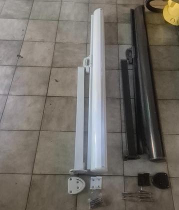 Rolwindscherm 3x2meter, wit beschikbaar voor biedingen