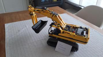 Lego technic Motorized Excavator Item No: 8043-1