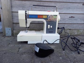 Naaimachine, Hobby & Loisirs créatifs, Enlèvement, Comme neuf, Machine à coudre