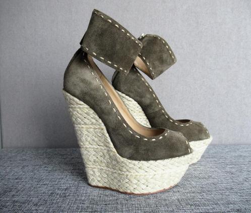 Nieuwe Giuseppe Zanotti wedge sandalen in kaki suède, 37, Kleding | Dames, Schoenen, Nieuw, Sandalen of Muiltjes, Groen, Verzenden