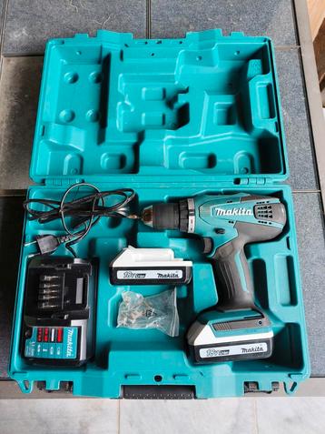 Makita schroef boormachine op batterijen. 