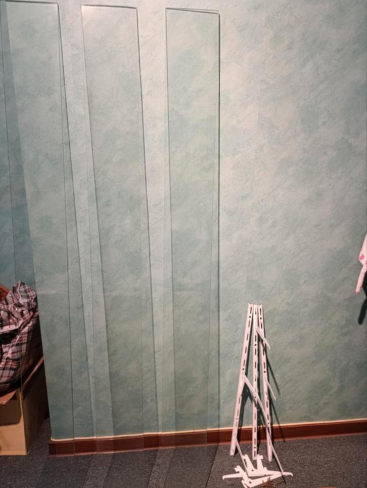 Étagère en verre, Huis en Inrichting, Woonaccessoires | Etagères, Ophalen